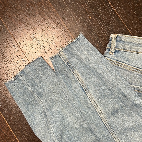 Zara High Waisted Light Wash Skinny Jeans - Picture 6 of 6
